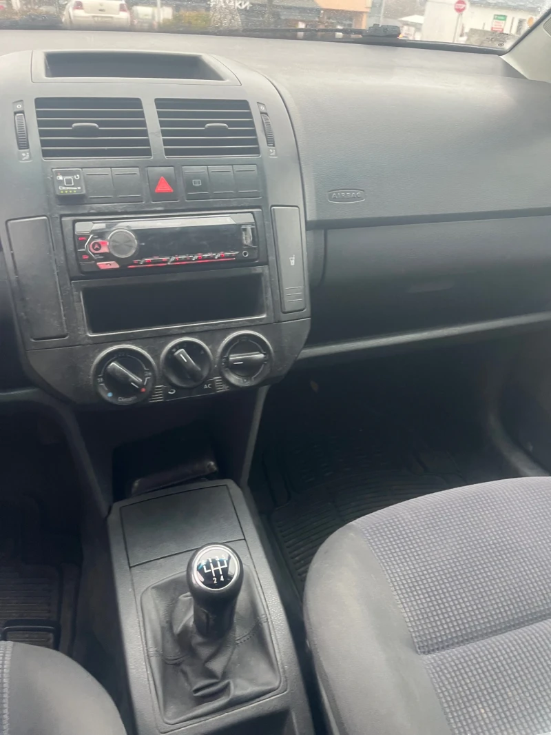 VW Polo, снимка 11 - Автомобили и джипове - 48257391