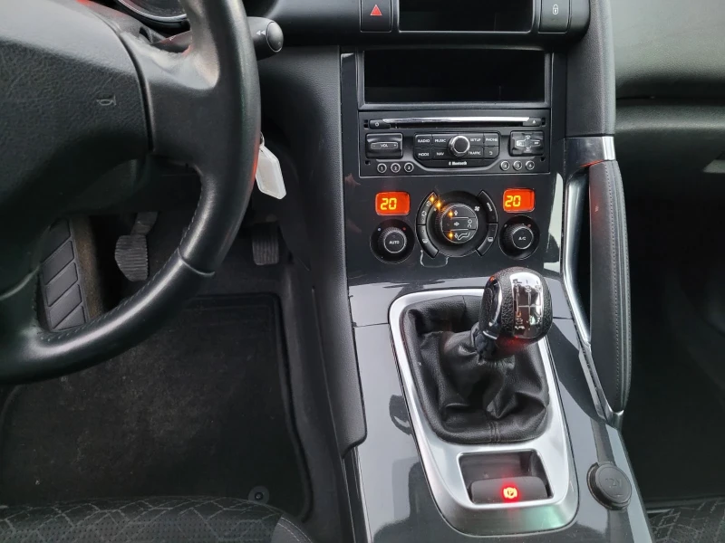 Peugeot 3008 1.6 БЕНЗИН, снимка 11 - Автомобили и джипове - 52473299