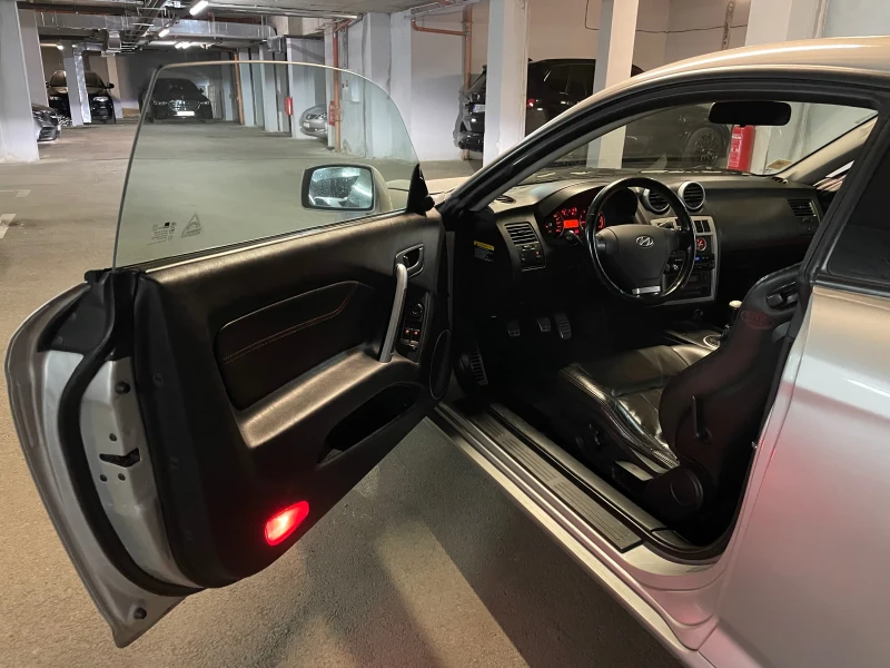 Hyundai Coupe, снимка 8 - Автомобили и джипове - 53042437