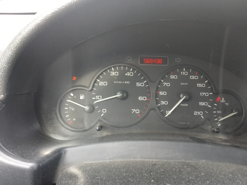 Citroen Berlingo 1.6hgi, снимка 9 - Автомобили и джипове - 53452340