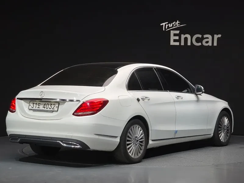 Mercedes-Benz C 220, снимка 2 - Автомобили и джипове - 54282271