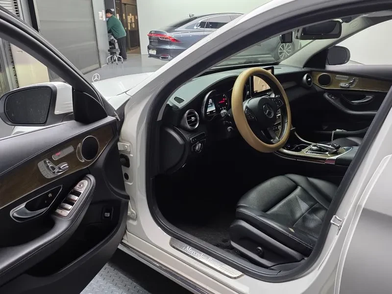 Mercedes-Benz C 220, снимка 10 - Автомобили и джипове - 54282271