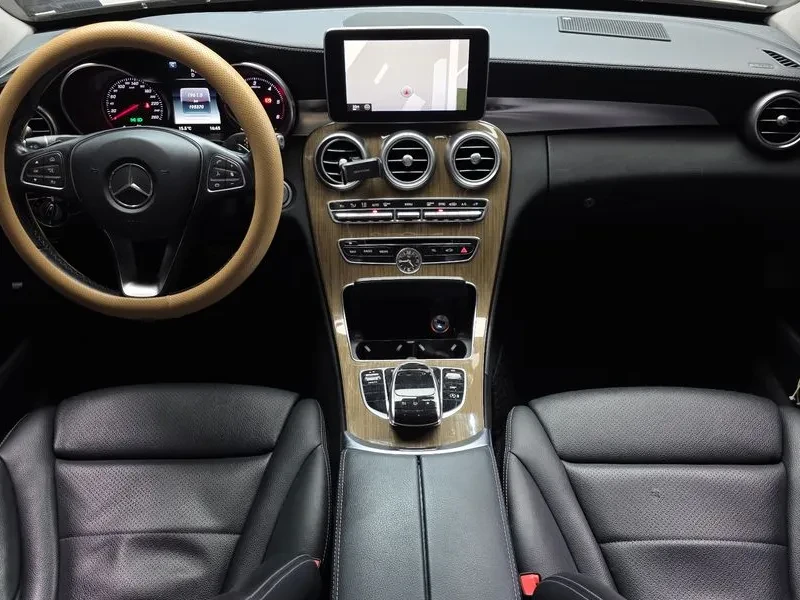 Mercedes-Benz C 220, снимка 7 - Автомобили и джипове - 54282271