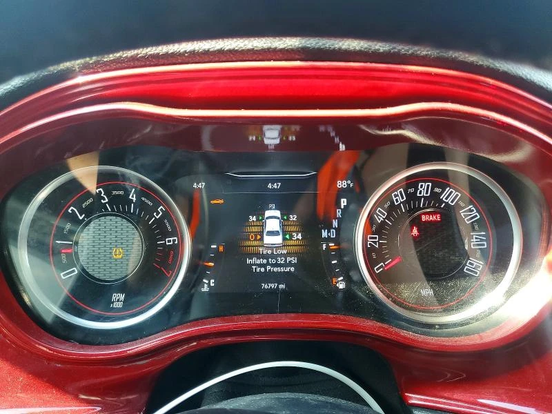 Dodge Challenger SXT, снимка 9 - Автомобили и джипове - 55555115