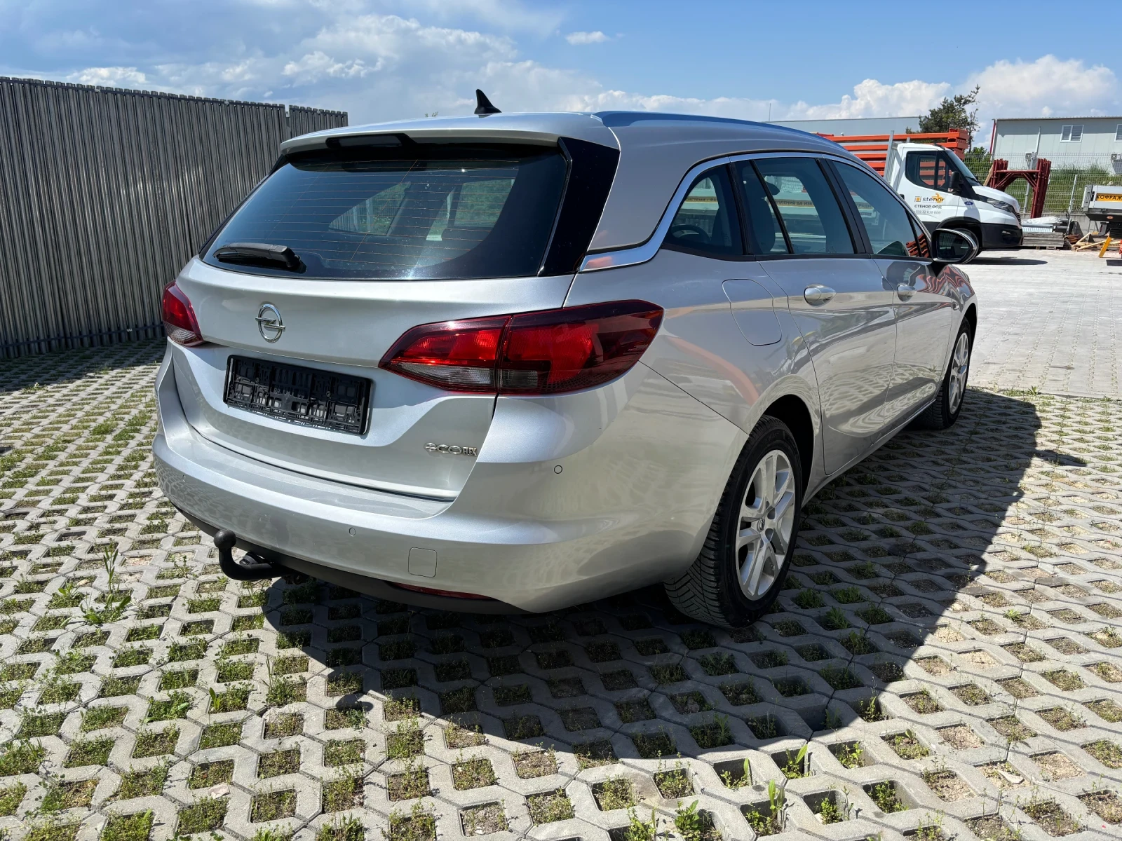 Opel Astra Sports Tourer 1.6 - 110 к.с. - изображение 6