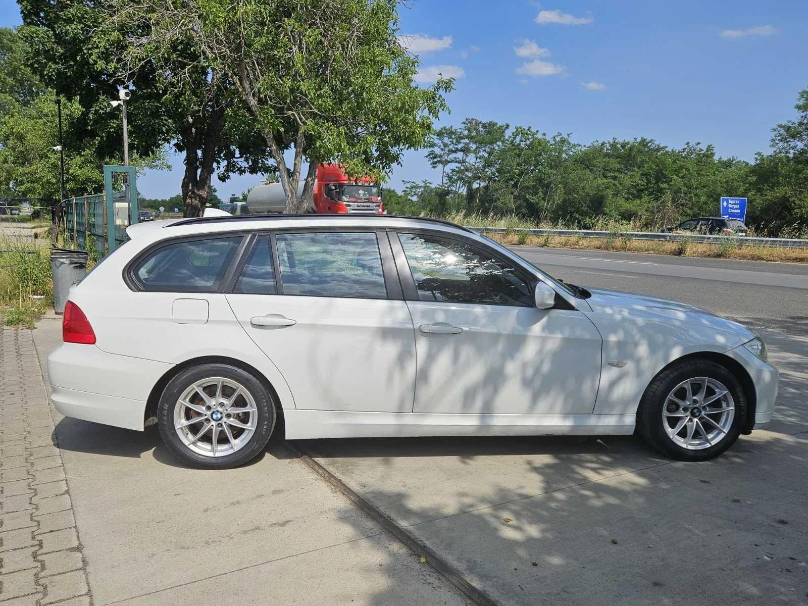 BMW 320 2.0i* Facelift  - изображение 4