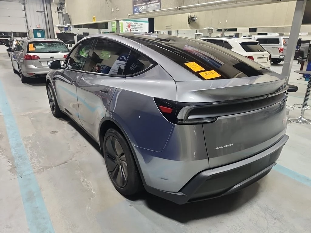 Tesla Model Y * LONG RANGE * CARFAX * ��� ������������ ������ | Mobile.bg � ����������� 4