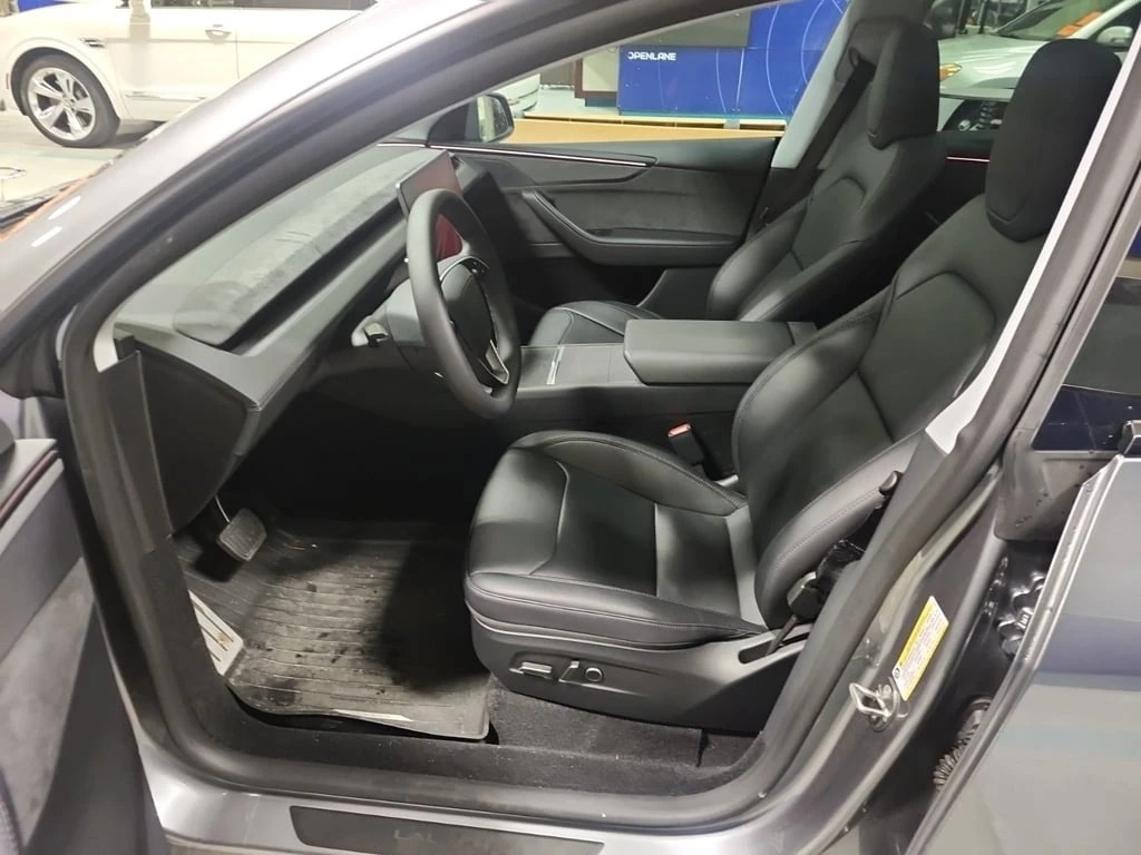 Tesla Model Y * LONG RANGE * CARFAX * ��� ������������ ������ | Mobile.bg � ����������� 5