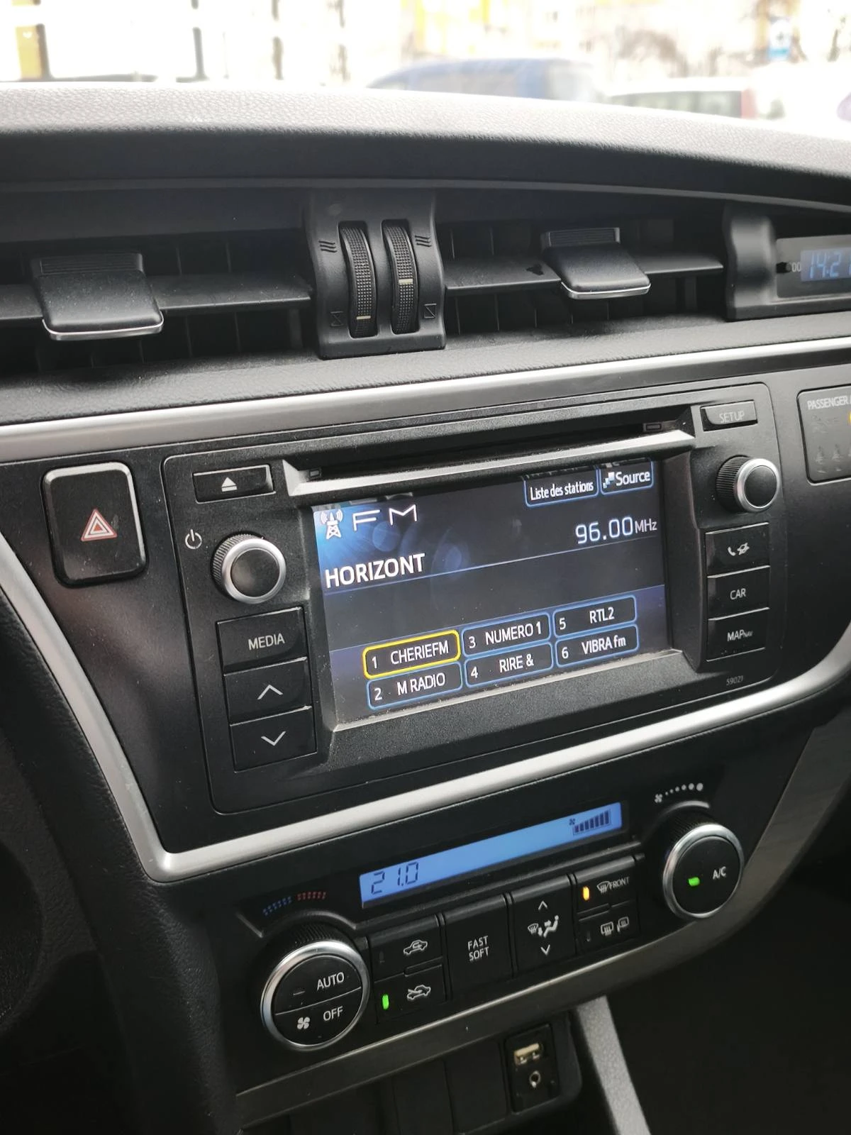 Toyota Auris 1.3 - изображение 6