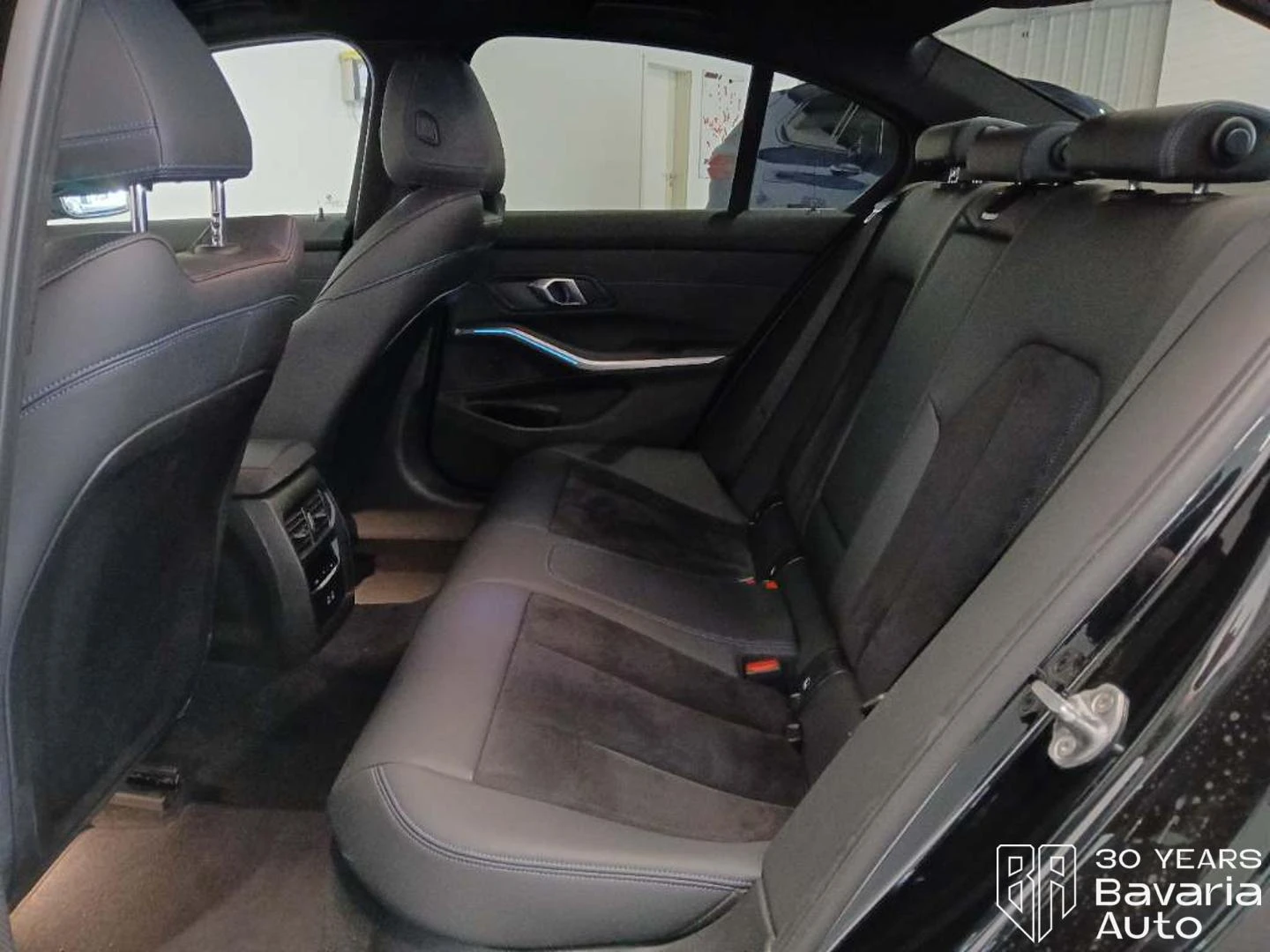 BMW 320 d xDrive M Sport Paket, снимка 9 - Автомобили и джипове - 53817342