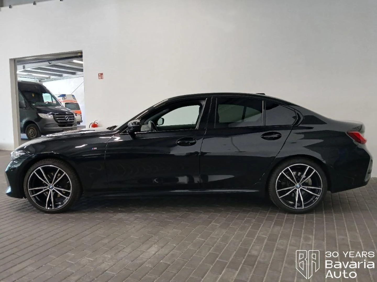 BMW 320 d xDrive M Sport Paket, снимка 2 - Автомобили и джипове - 53817342