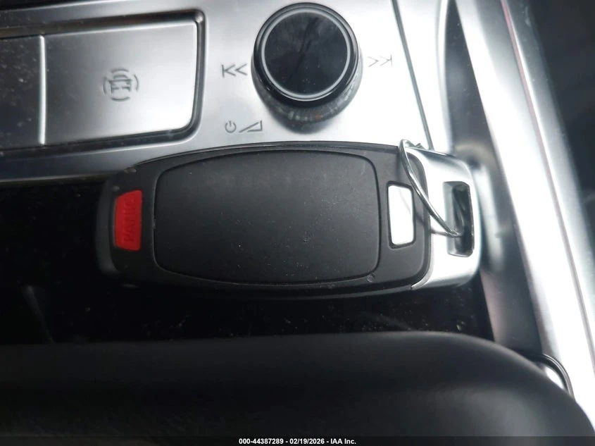 Audi E-Tron Premium Plus, снимка 11 - Автомобили и джипове - 53870579