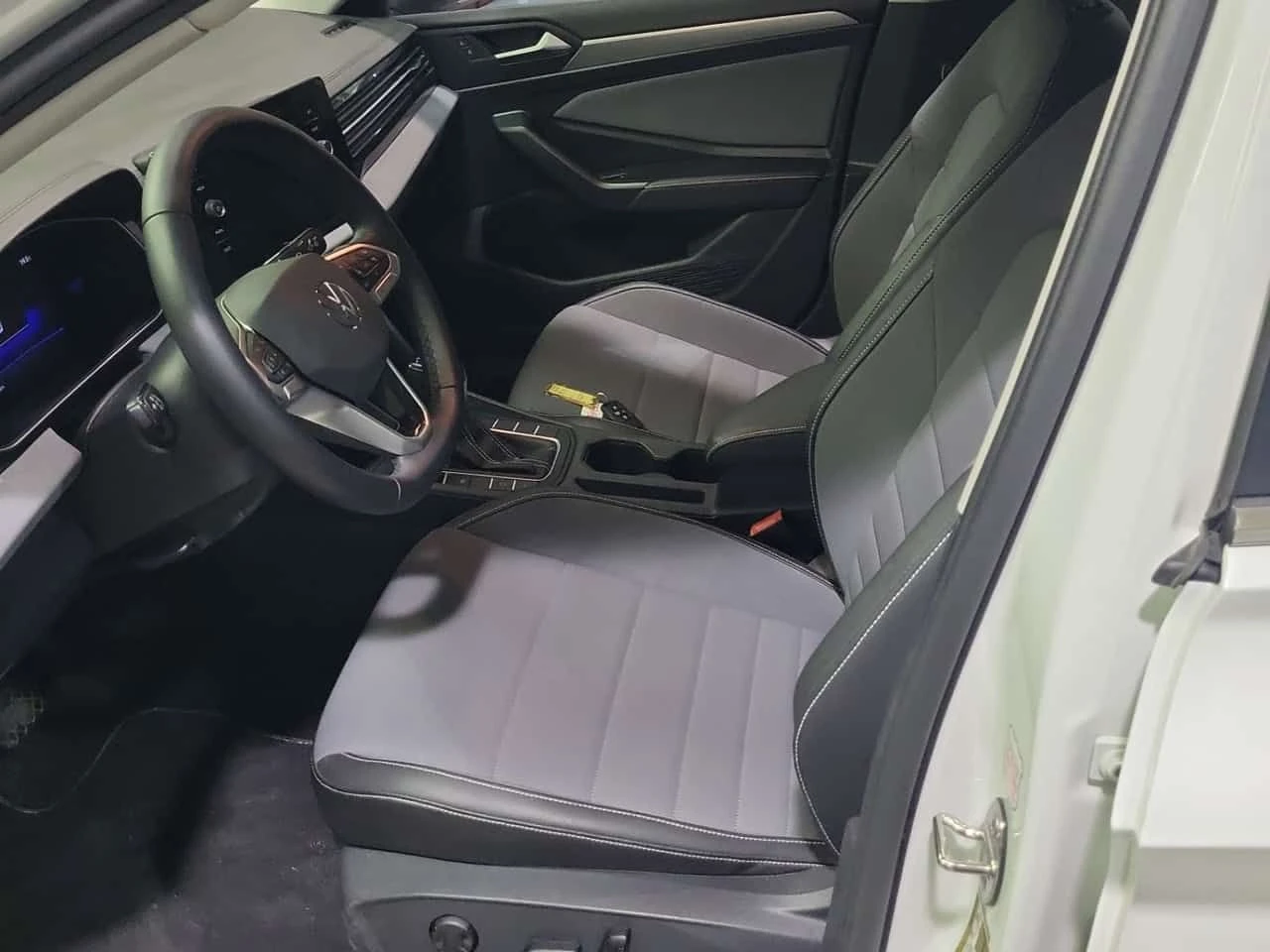 VW Jetta * Comfortline * ПОДГРЕВ* KEYLESS* , снимка 5 - Автомобили и джипове - 54380357