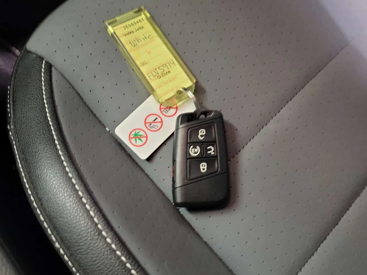 VW Jetta * Comfortline * ПОДГРЕВ* KEYLESS* , снимка 13 - Автомобили и джипове - 54380357