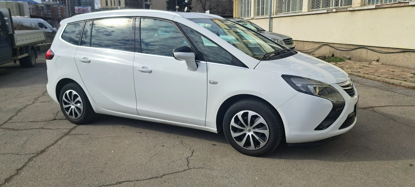Opel Zafira, снимка 3 - Автомобили и джипове - 54621767