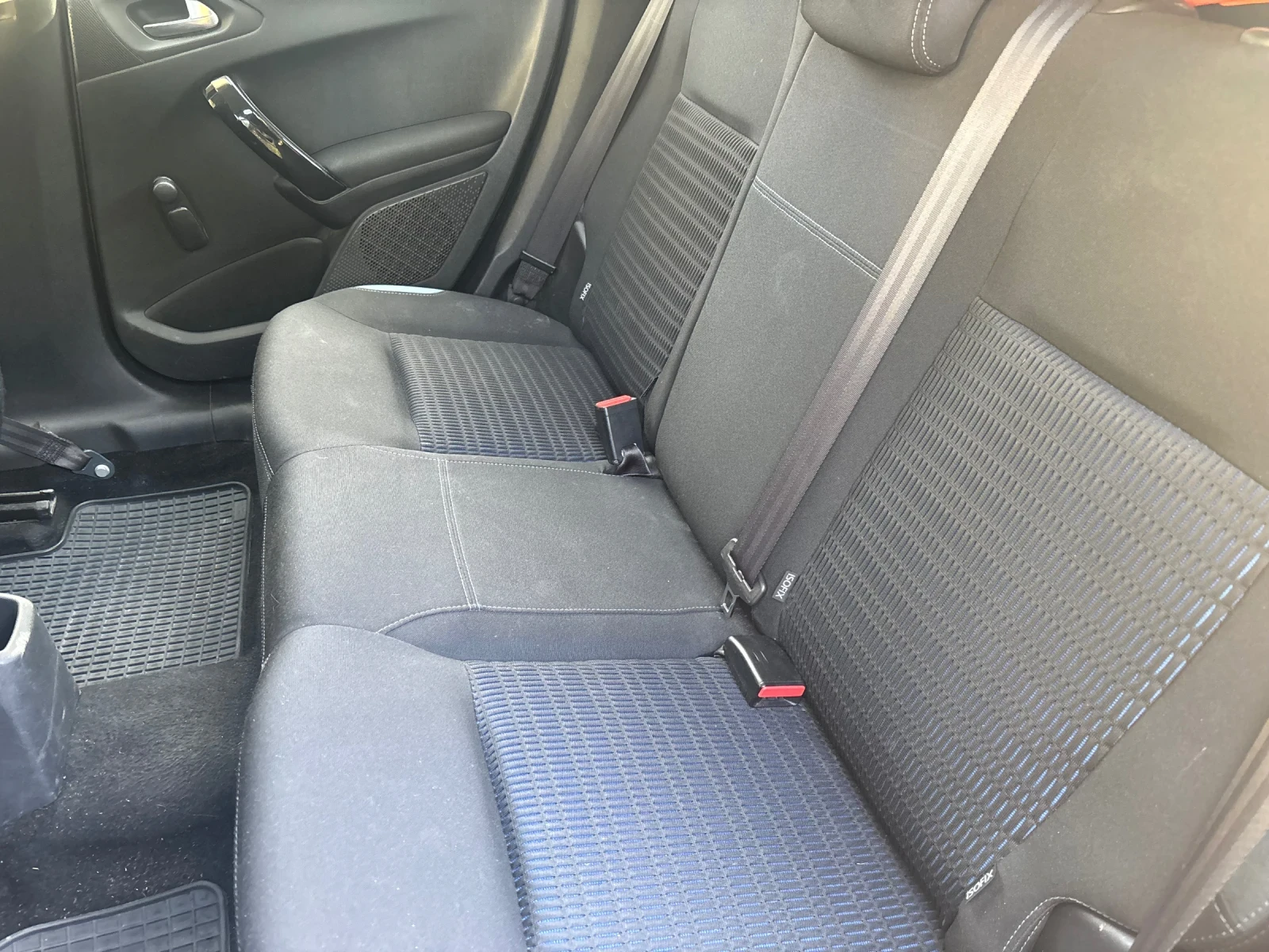 Peugeot 208 Hdi Automat, снимка 15 - Автомобили и джипове - 54973941