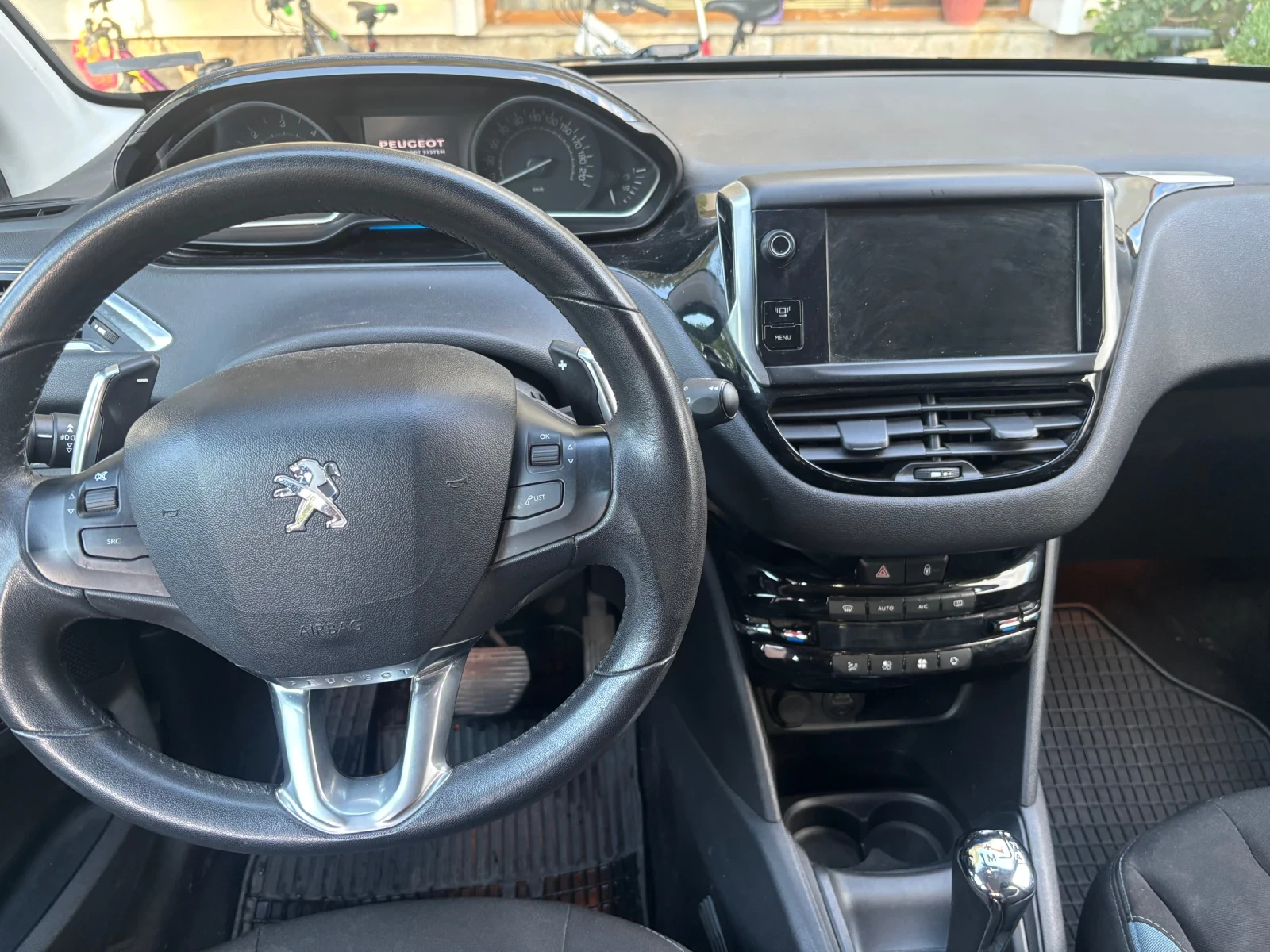 Peugeot 208 Hdi Automat, снимка 17 - Автомобили и джипове - 54973941