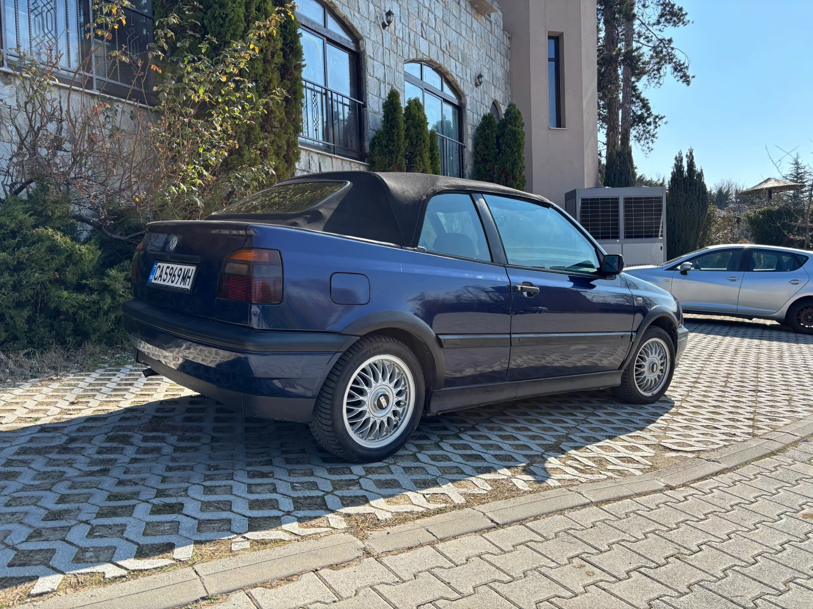 VW Golf Cabrio 1. 8 Mauritius Blue Karmann edition, снимка 8 - Автомобили и джипове - 55392981