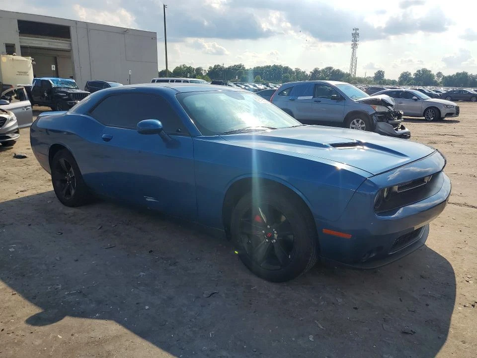 Dodge Challenger SXT, снимка 4 - Автомобили и джипове - 55555115