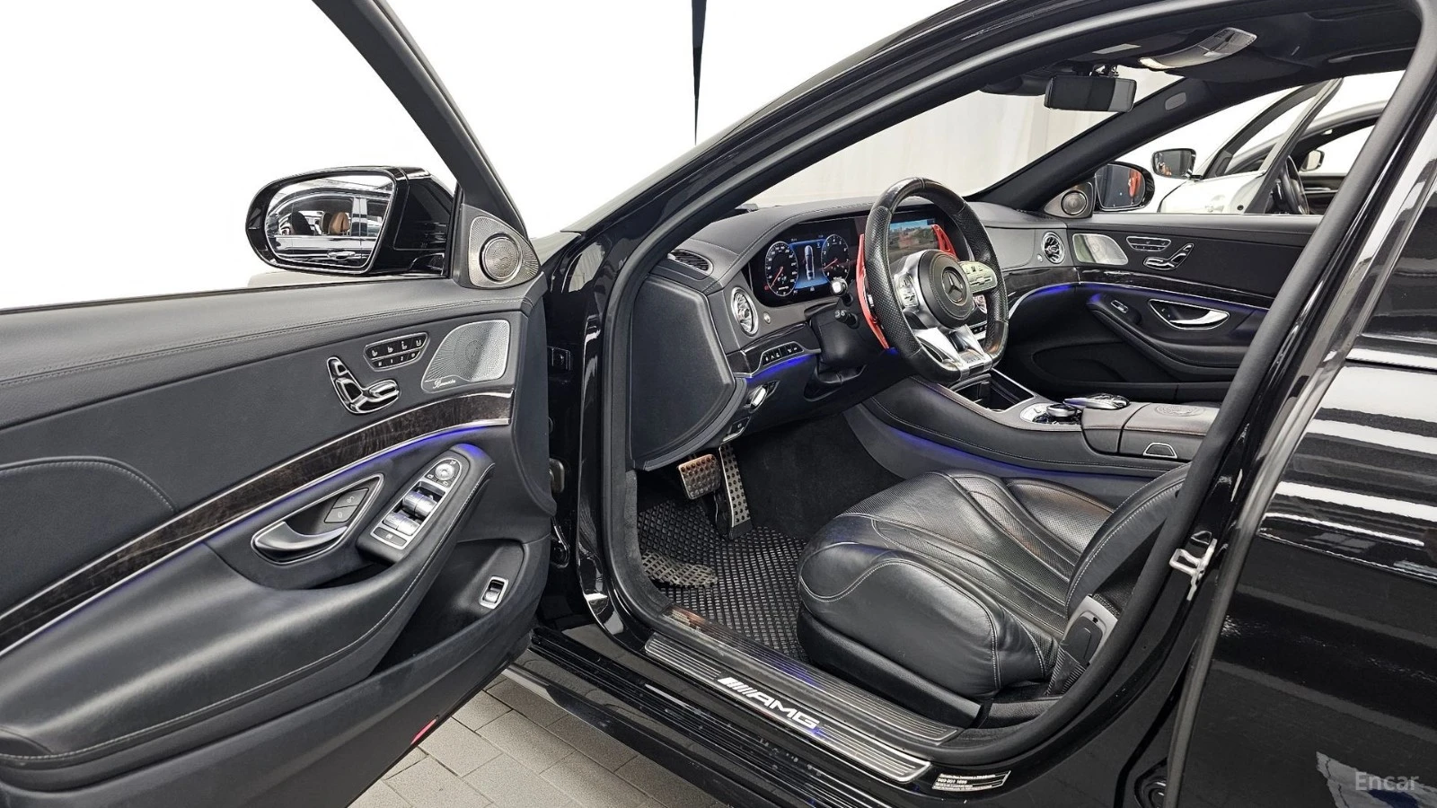 Mercedes-Benz S 63 AMG 4MATIC+ * HUD* МАСАЖИ* НАВИ* ПАНО* АВТОКРЕДИТ, снимка 7 - Автомобили и джипове - 55654992