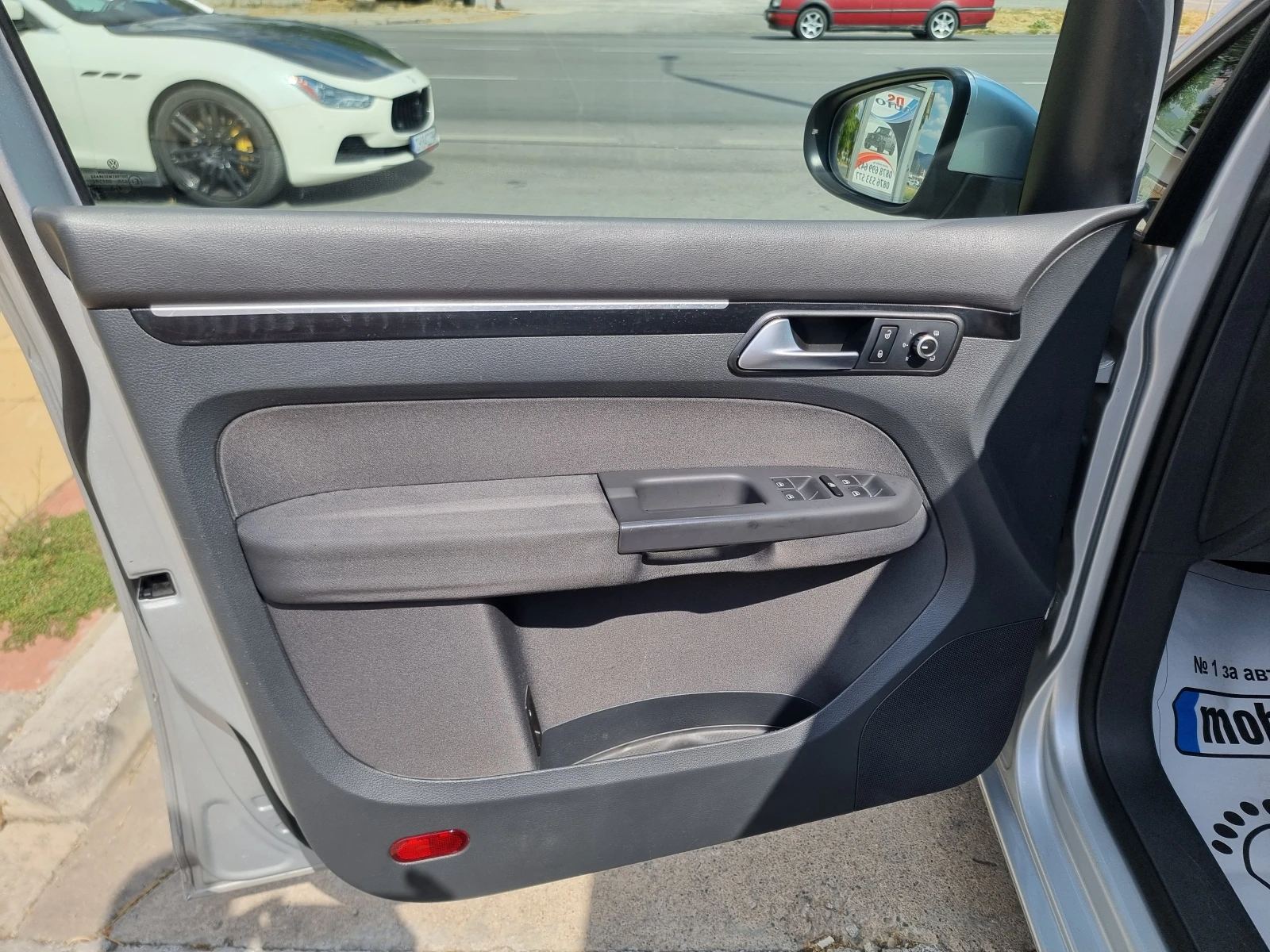 VW Touran 1.4-Navi-Automat-Euro-5B, снимка 12 - Автомобили и джипове - 55927595
