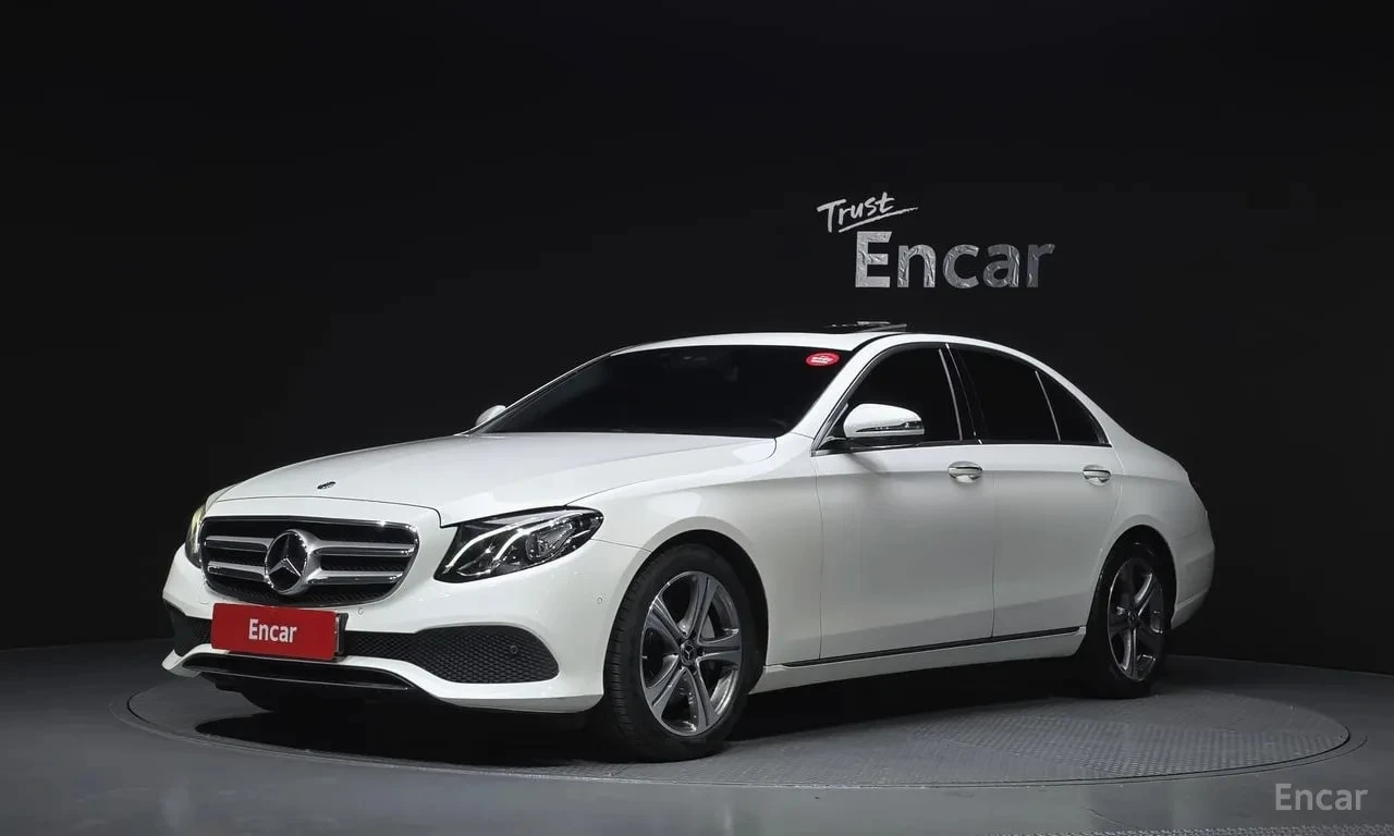 Mercedes-Benz E 300 * АВТОКРЕДИТ БЕЗ ПЪРВОНАЧАЛНА ВНОСКА