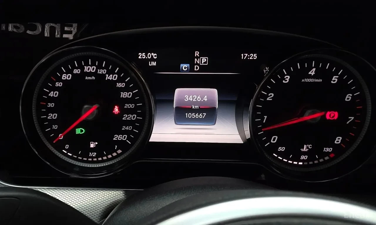 Mercedes-Benz E 300 * АВТОКРЕДИТ БЕЗ ПЪРВОНАЧАЛНА ВНОСКА, снимка 8 - Автомобили и джипове - 55929980