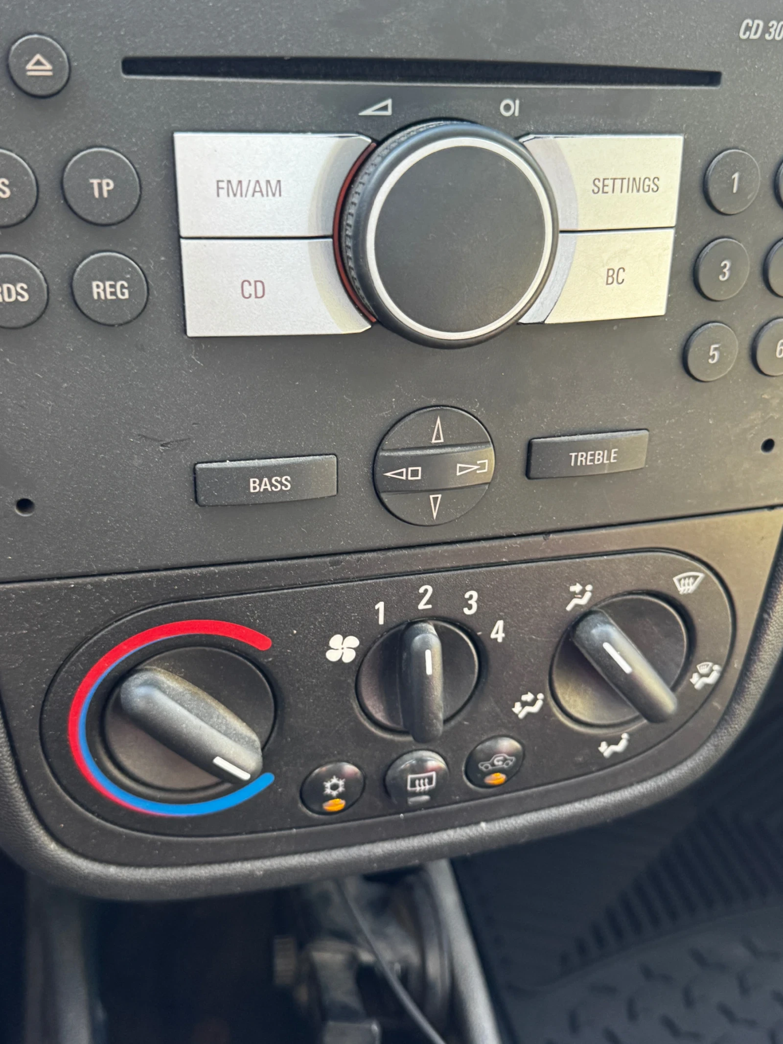 Opel Combo 1.7, снимка 15 - Автомобили и джипове - 56081002