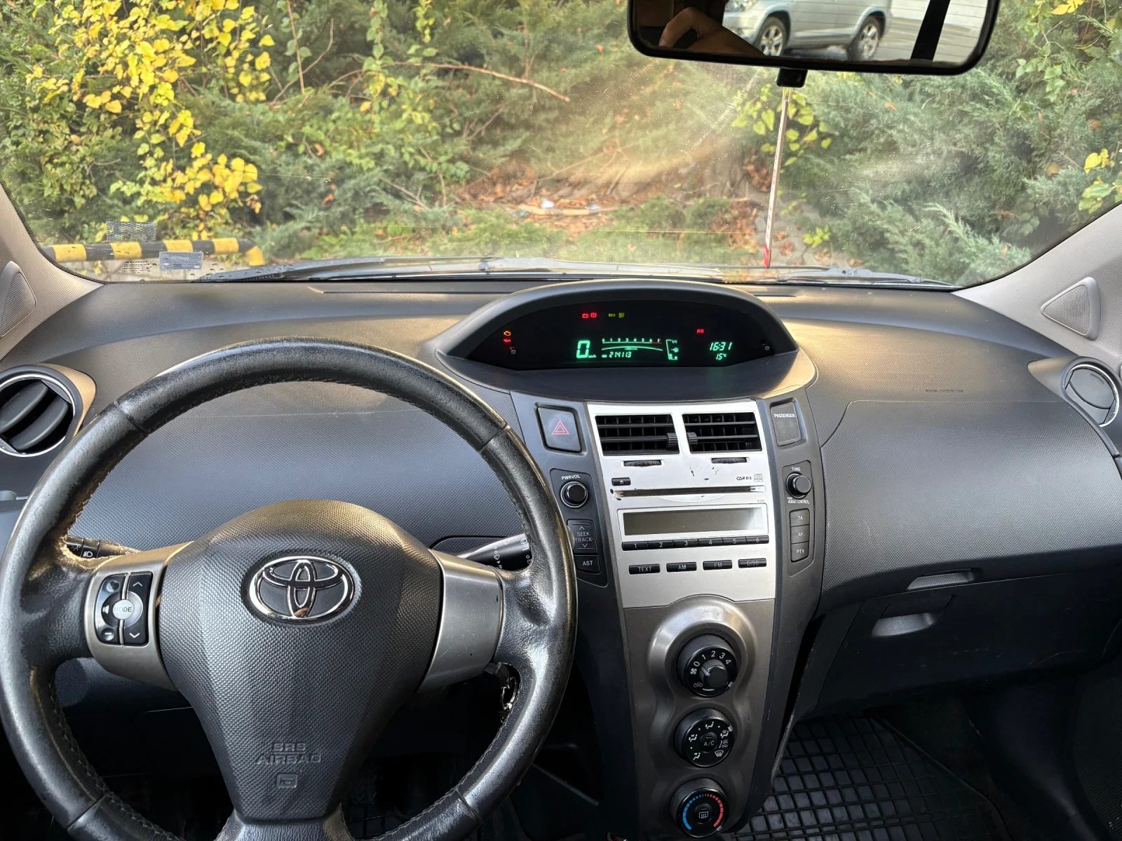 Toyota Yaris, снимка 7 - Автомобили и джипове - 56687170