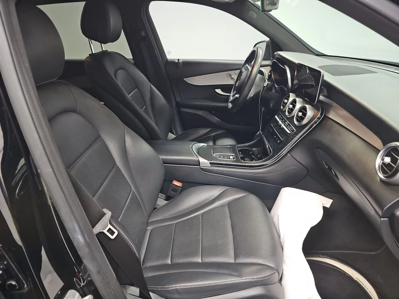 Mercedes-Benz GLC 300, снимка 8 - Автомобили и джипове - 53053644