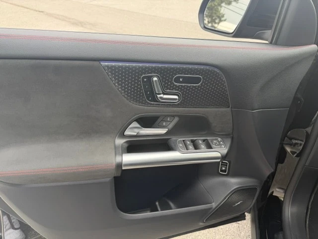 Mercedes-Benz GLA * AMG 35 * CARFAX * , снимка 11 - Автомобили и джипове - 56010453