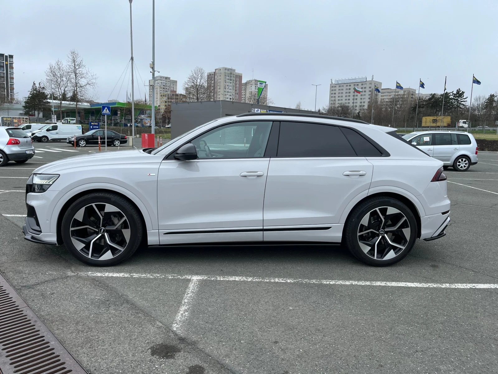 Audi Q8 5.0-3х S-line - изображение 4