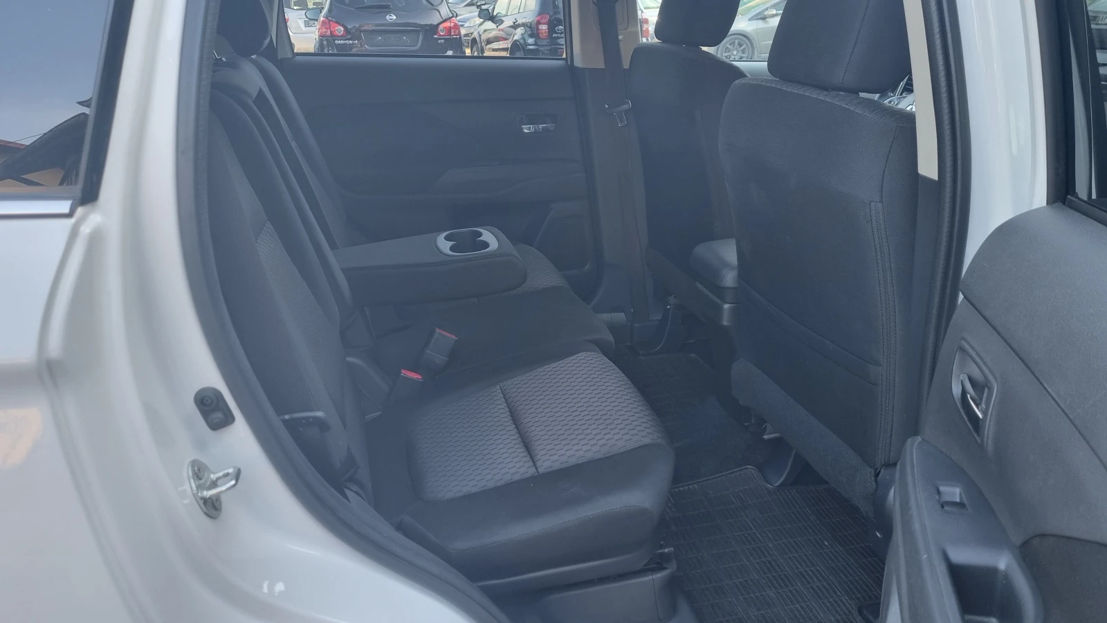 Mitsubishi Outlander 2.2did - изображение 8