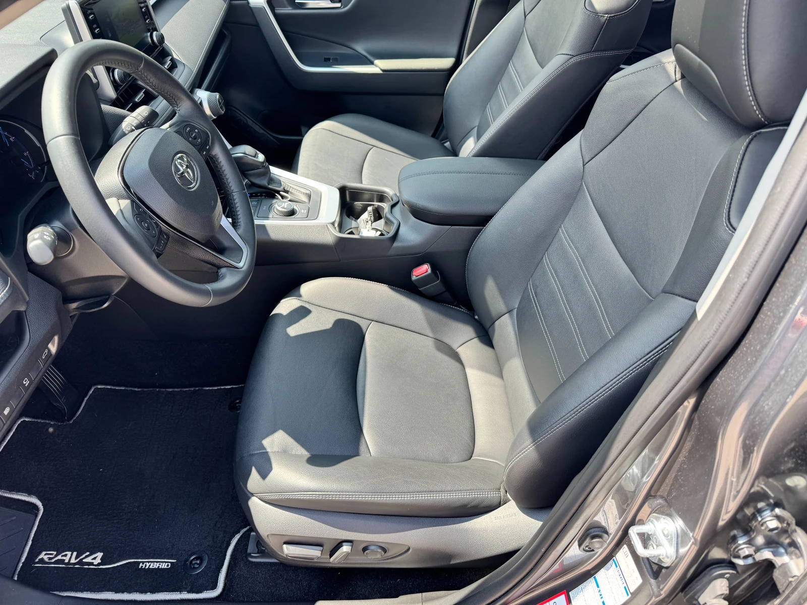 Toyota Rav4 2.5h 93000км.222к.с FULL 4х4 Гаранция 360 JBL 2021 - изображение 7