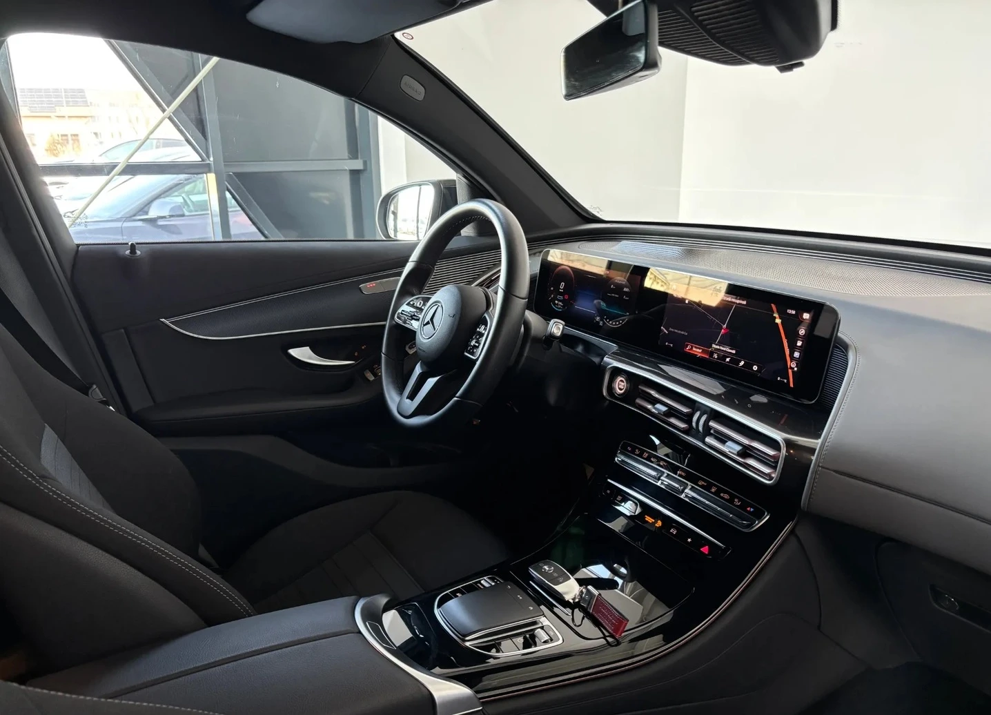 Mercedes-Benz EQC 400 4MATIC, снимка 7 - Автомобили и джипове - 54223923