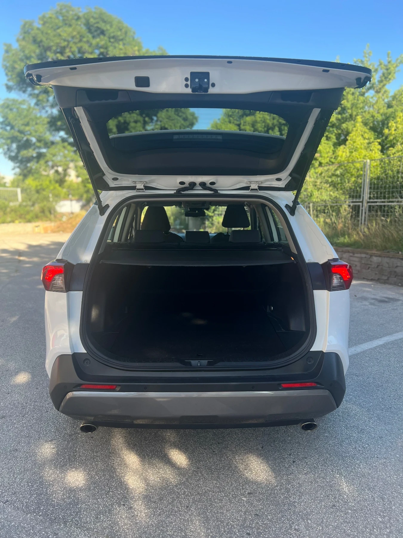 Toyota Rav4 2.5 Hybrid 218к.с , снимка 5 - Автомобили и джипове - 54757416