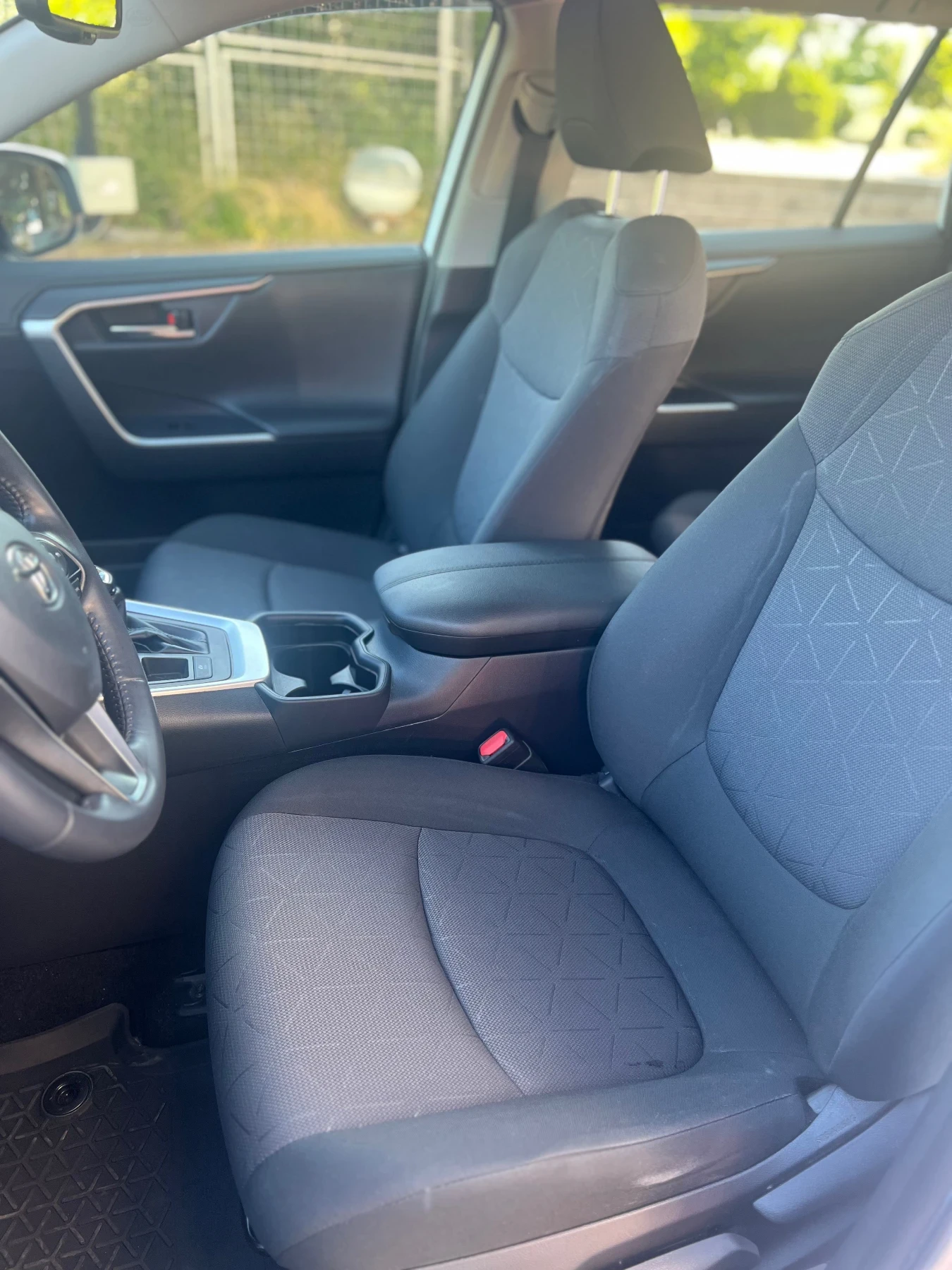 Toyota Rav4 2.5 Hybrid 218к.с , снимка 7 - Автомобили и джипове - 54757416