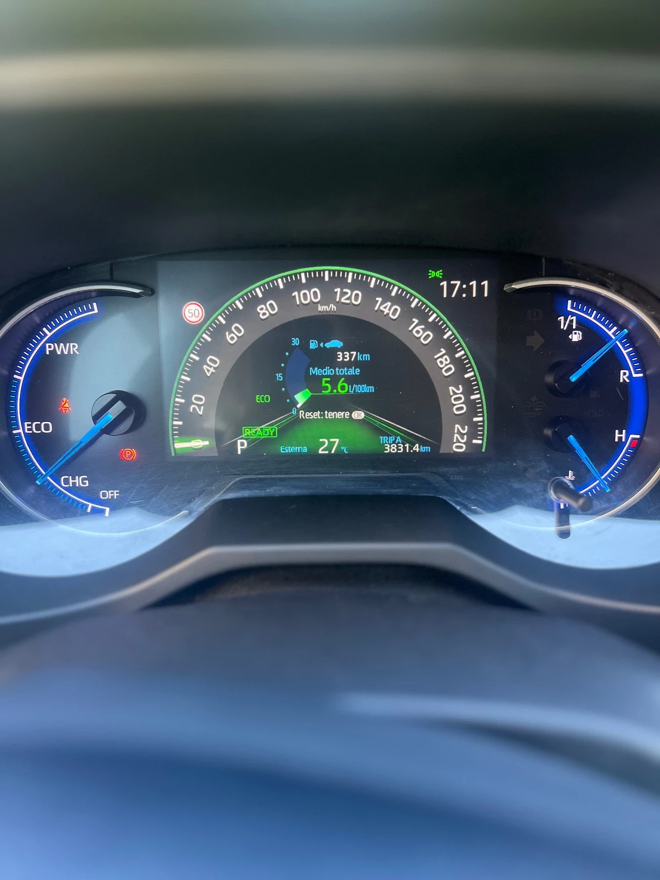 Toyota Rav4 2.5 Hybrid 218к.с , снимка 10 - Автомобили и джипове - 54757416
