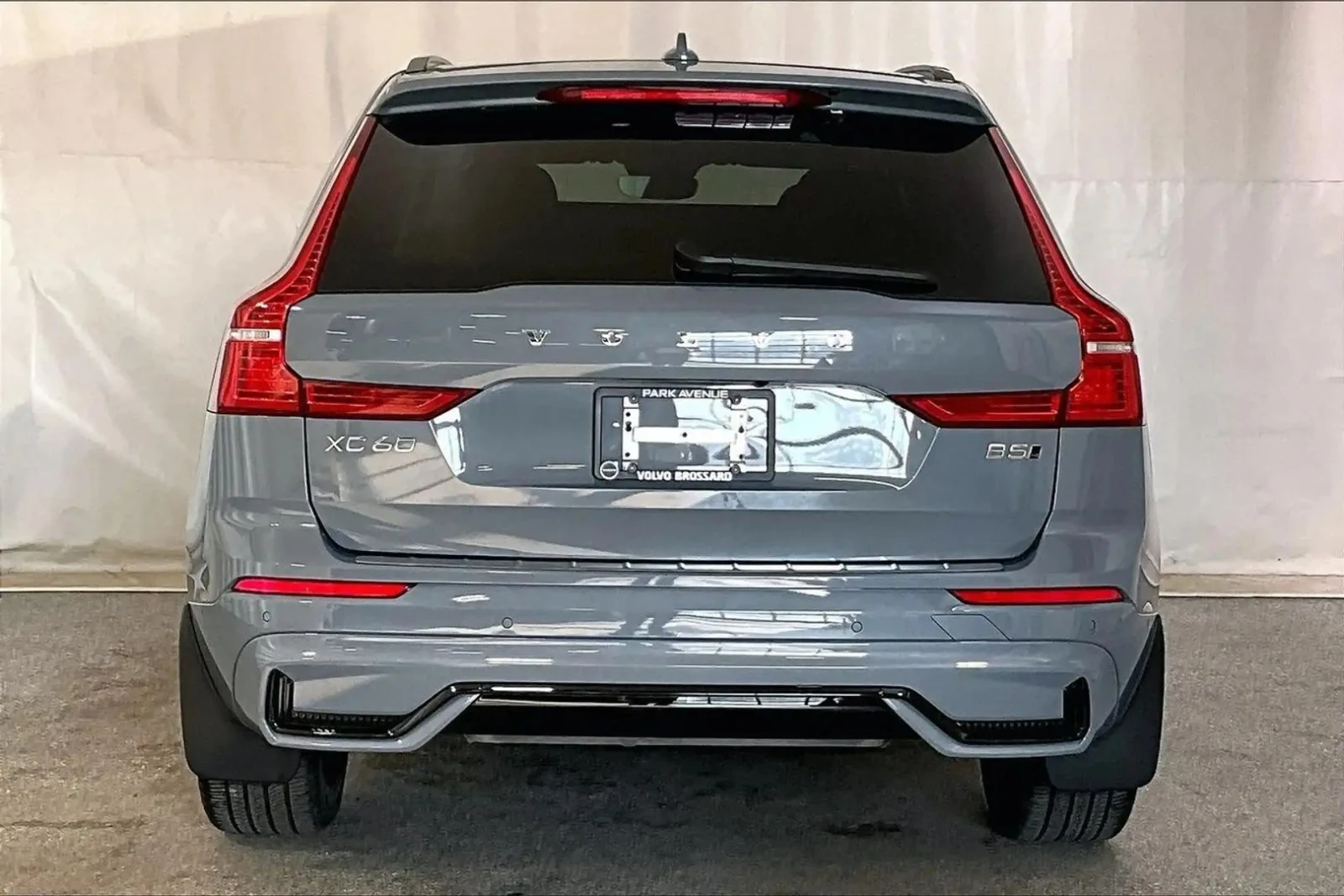 Volvo XC60 B5 ULTIMATE B&W ЦЕНА ДО БЪЛГАРИЯ АВТОКРЕДИТ, снимка 4 - Автомобили и джипове - 55953681