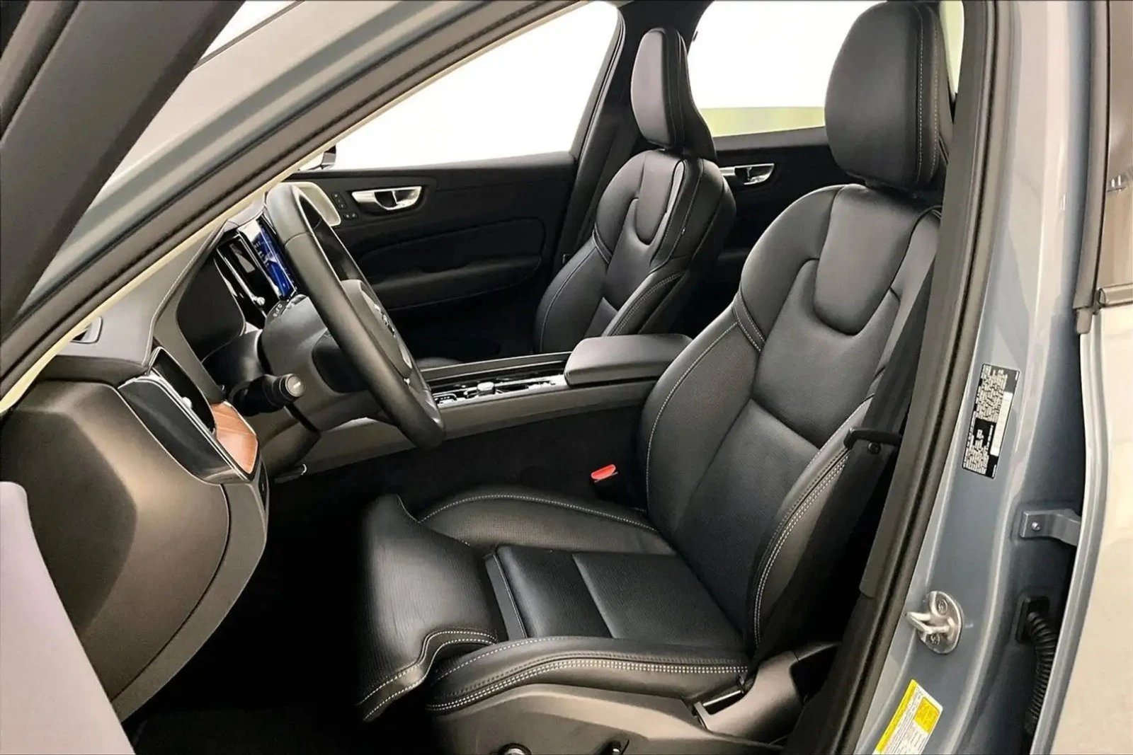 Volvo XC60 B5 ULTIMATE B&W ЦЕНА ДО БЪЛГАРИЯ АВТОКРЕДИТ, снимка 16 - Автомобили и джипове - 55953681