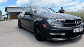 Mercedes-Benz C 63 AMG, снимка 3
