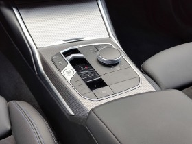 BMW 330 d xDrive Touring = M-Sport= Distronic Гаранция, снимка 8