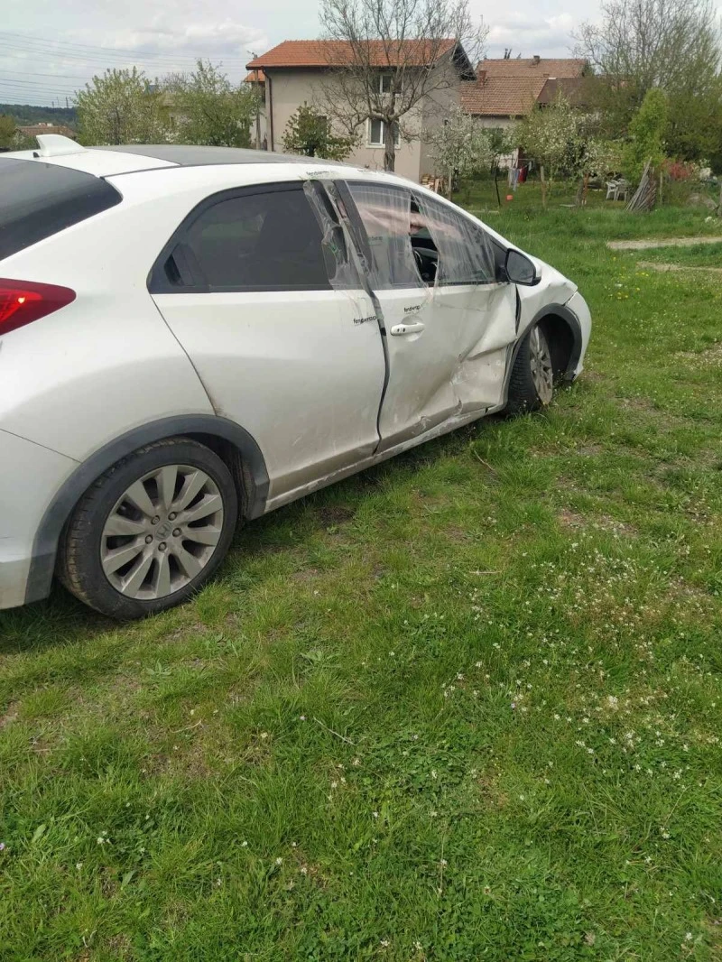 Honda Civic, снимка 2 - Автомобили и джипове - 47539925