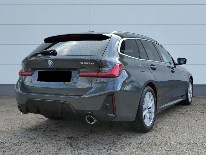 BMW 330 d xDrive Touring = M-Sport= Distronic Гаранция, снимка 2 - Автомобили и джипове - 45765456