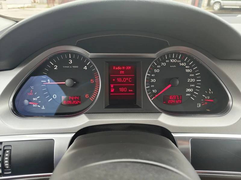 Audi A6 2.0 TDI - КОЖА - РЪЧКА, снимка 14 - Автомобили и джипове - 47193282