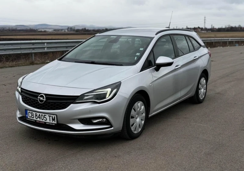 Opel Astra, снимка 2 - Автомобили и джипове - 47404045