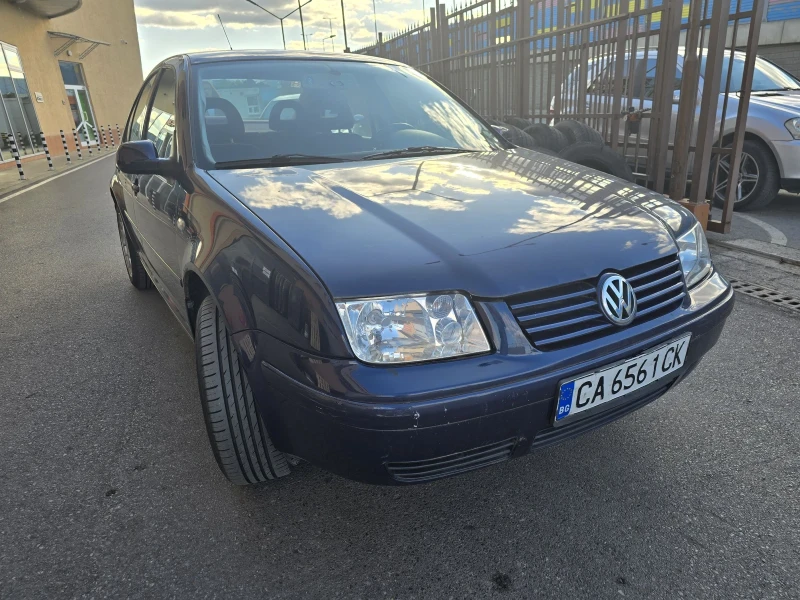 VW Bora 1.6 , снимка 1 - Автомобили и джипове - 47582019