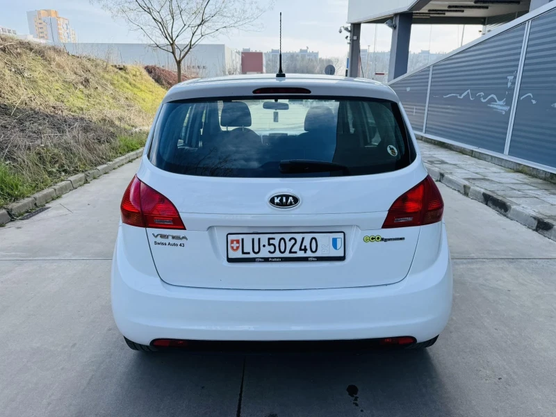 Kia Venga 1.6i Swiss, снимка 7 - Автомобили и джипове - 48906054