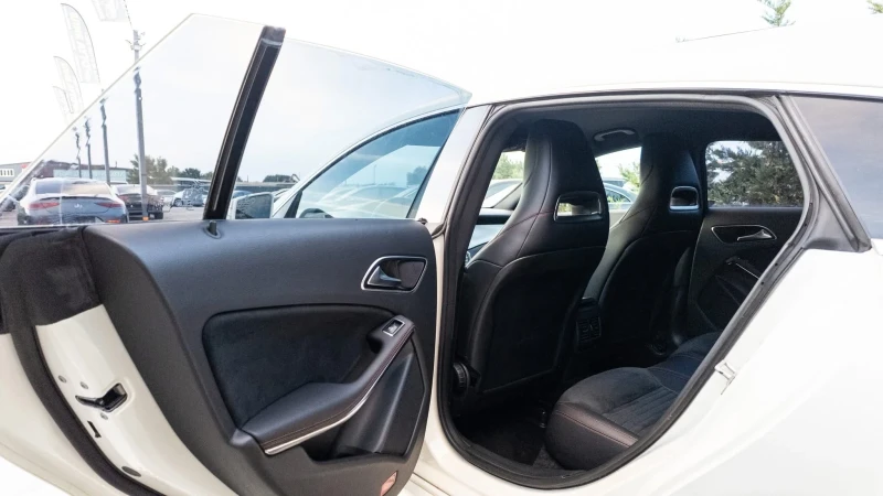 Mercedes-Benz CLA 220 D EDITION 1 FULL AMG LINE АЛКАНТАРА ЛИЗИНГ 100%, снимка 16 - Автомобили и джипове - 51648561