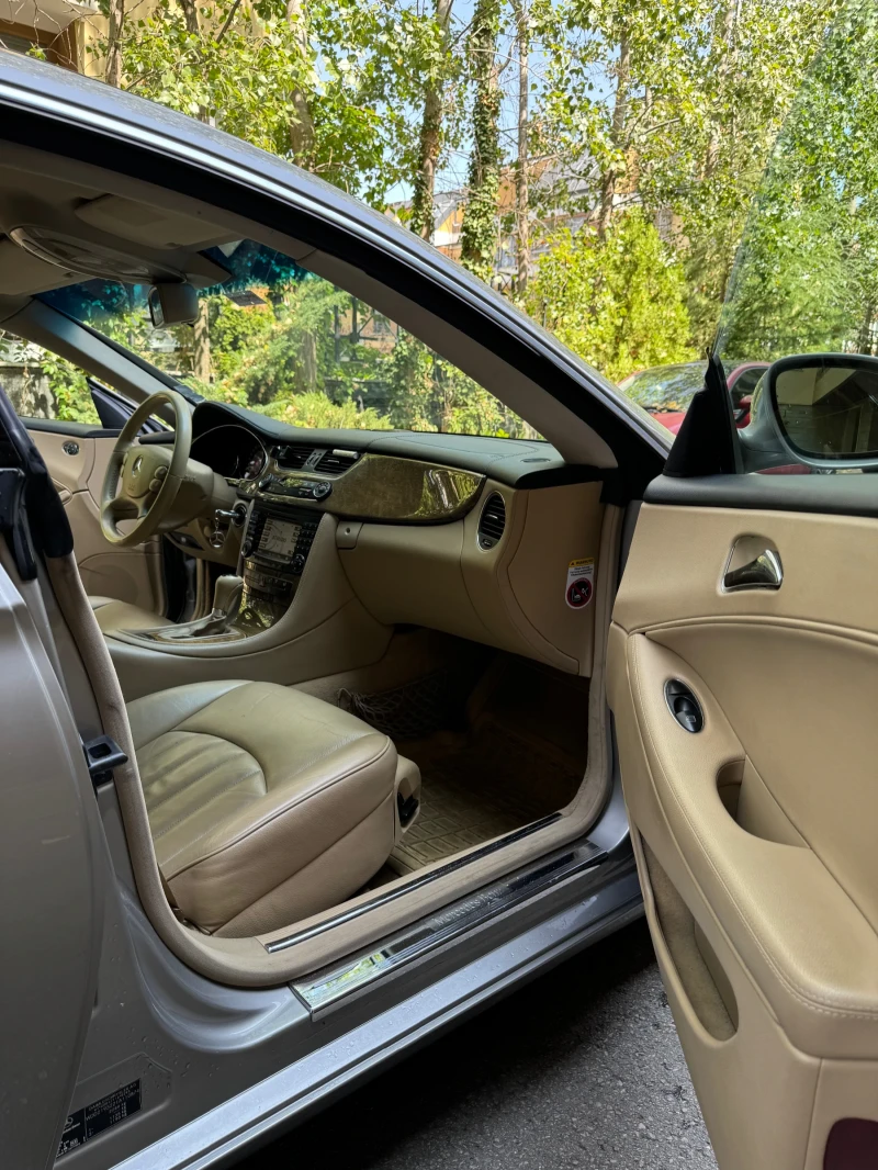 Mercedes-Benz CLS 320, снимка 10 - Автомобили и джипове - 52626972